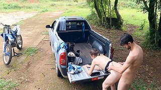 Camera Flagrou Jovens Fazendo Sexo Na Pista Encontro Dos Alienigenas . 31 Minute